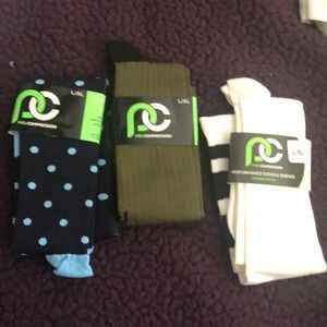 Pro compression stockings 3 pair. Large/xlarge.
